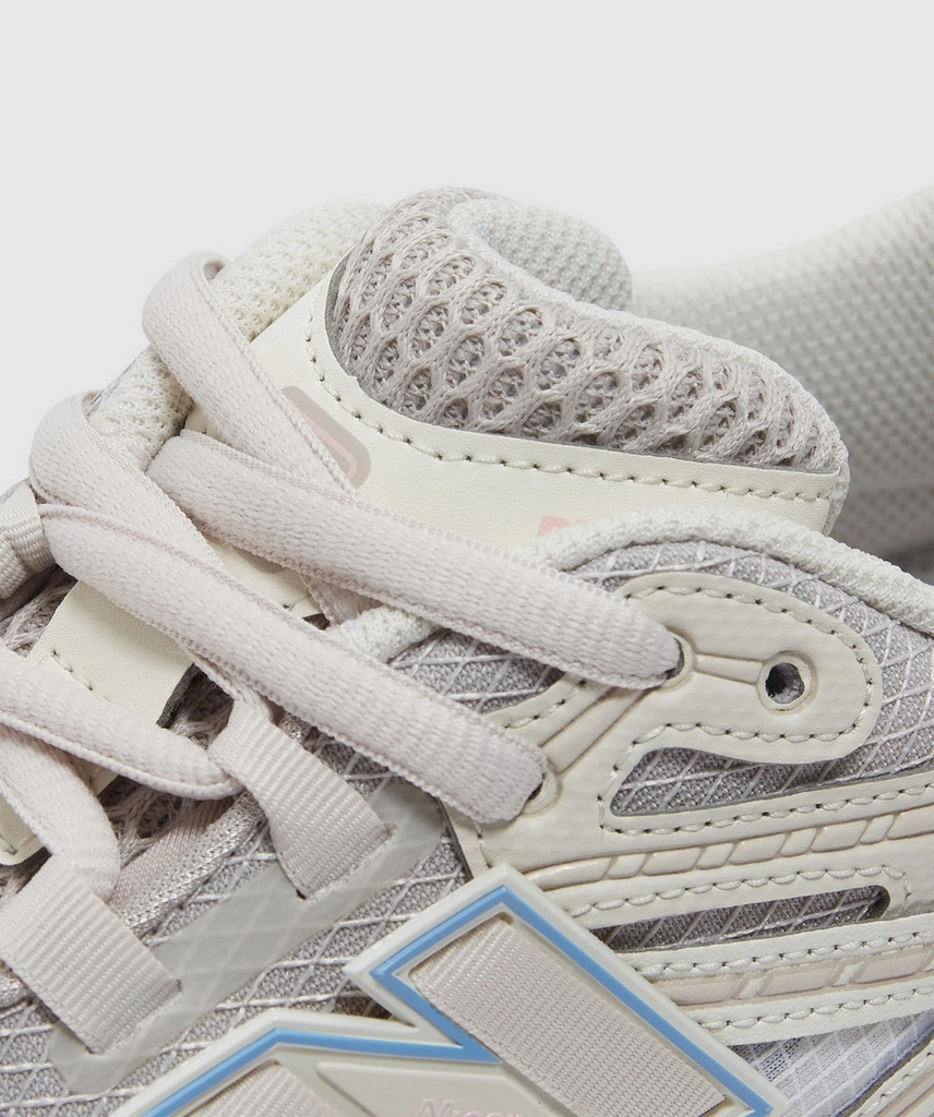 New Balance 1906 sneaker
